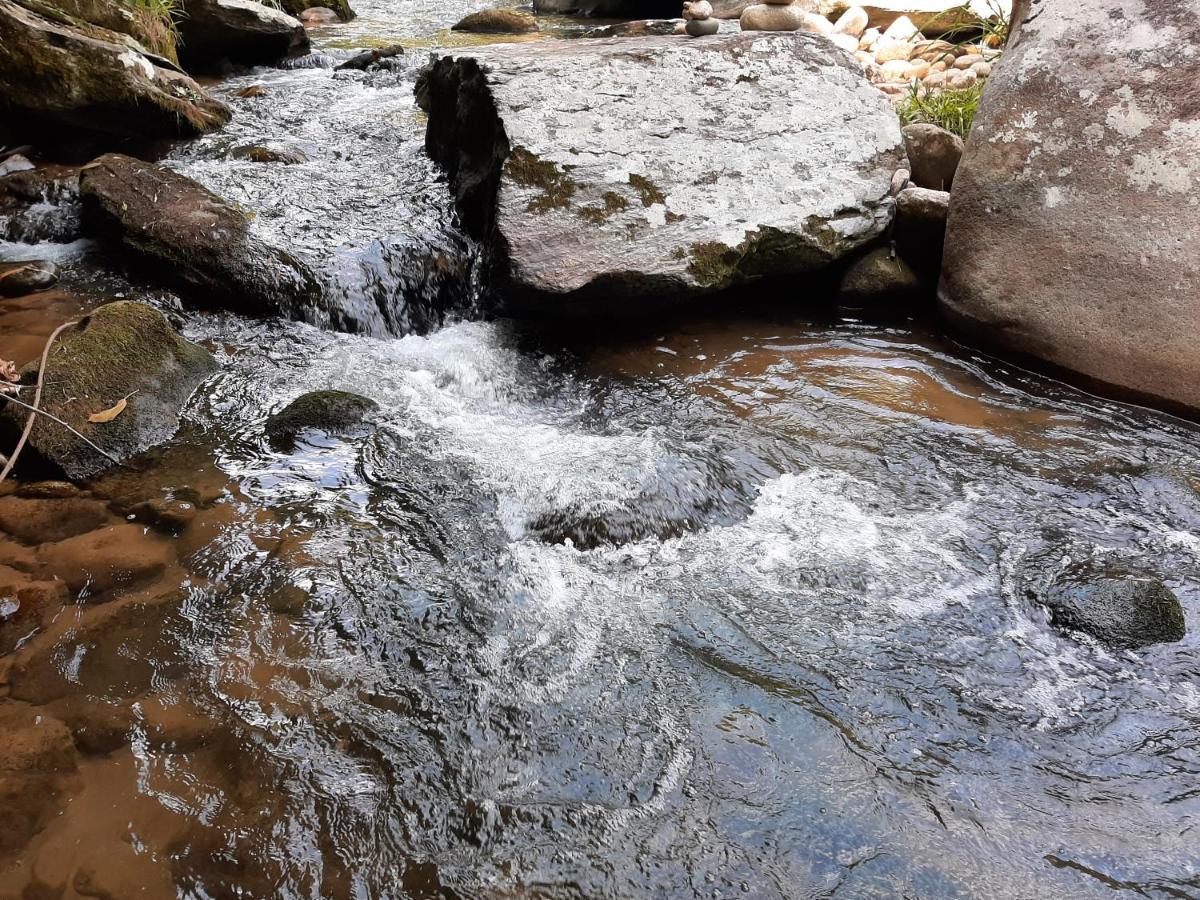 Casa Rosa Lumiar, Cachoeira Particular E Fazendinha Buitenkant foto