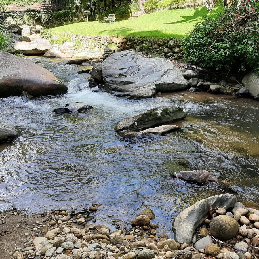 Casa Rosa Lumiar, Cachoeira Particular E Fazendinha Buitenkant foto