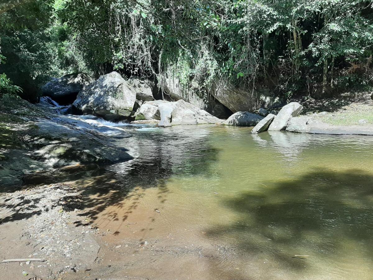 Casa Rosa Lumiar, Cachoeira Particular E Fazendinha Buitenkant foto